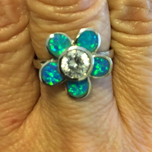 Jenna Blue Silver Flower Ring- NEW IN BOX - Picture 8 of 8